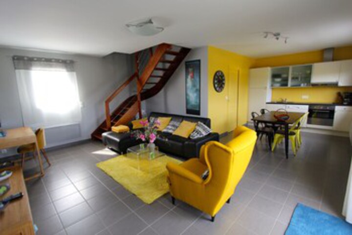Room 6 of 12