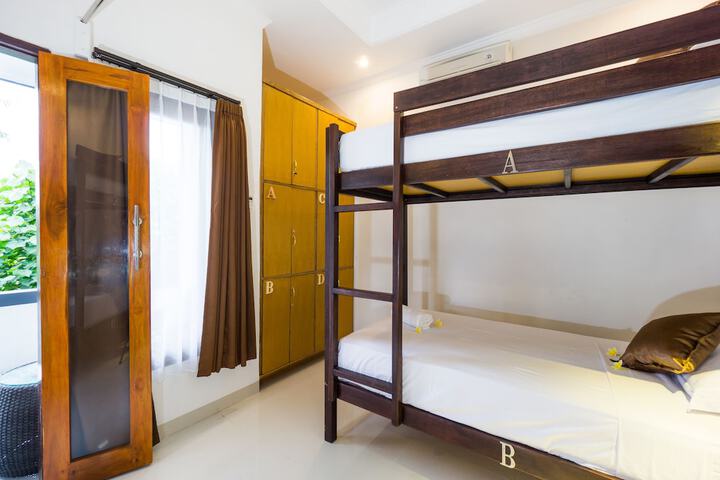 Room 12 of 53