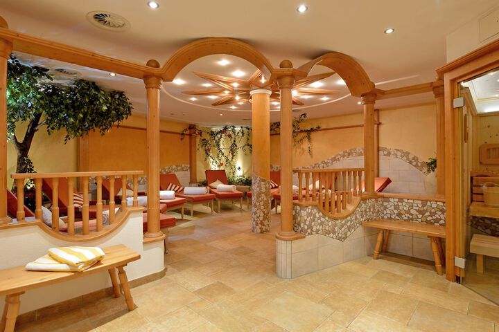 Spa 44 of 62