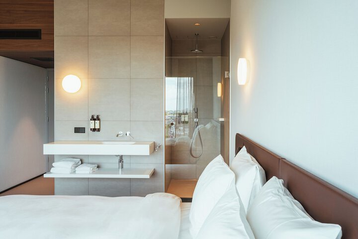 Room 9 of 54