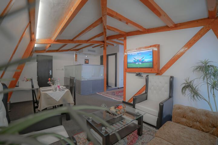 Room 16 of 41