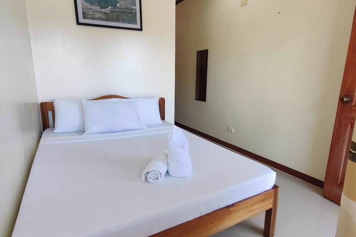 Room 8 of 32