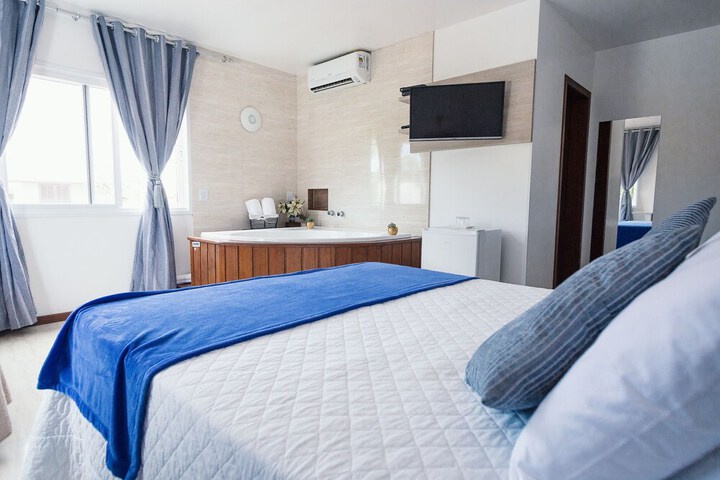 Room 12 of 25