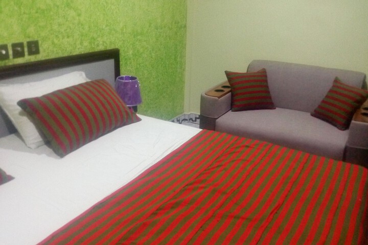 Room 12 of 16