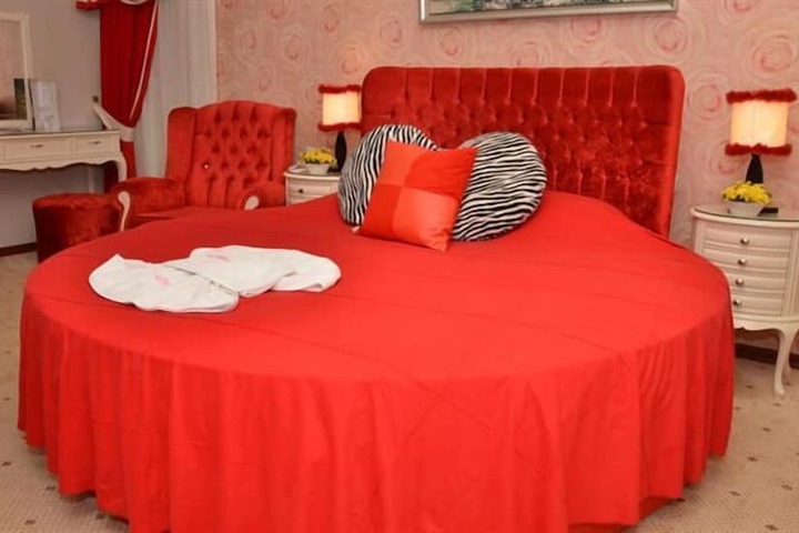 Room 5 of 13