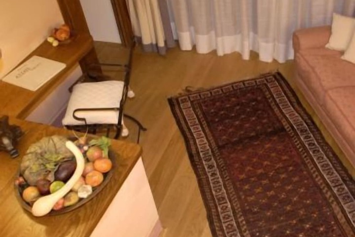 Room 22 of 53