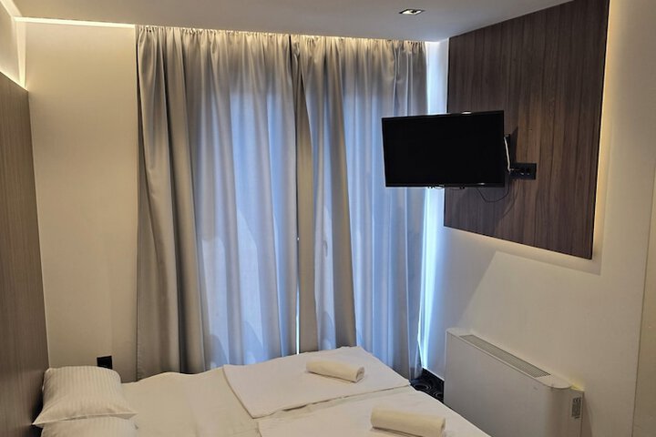 Room 16 of 49