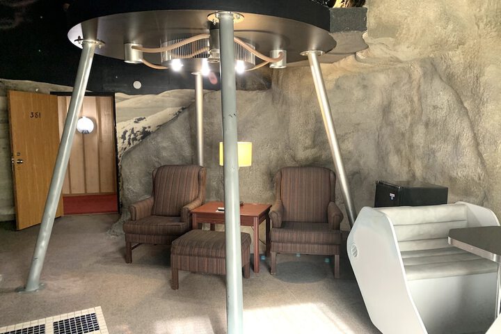 Room 69 of 293