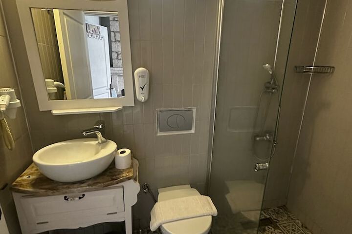 Room 30 of 42