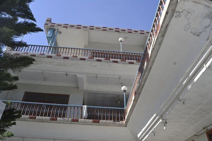 Hotel 4 of 12