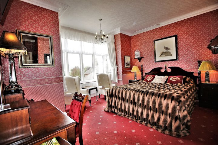 Room 6 of 73