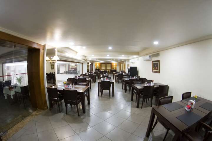 Dining 78 of 128