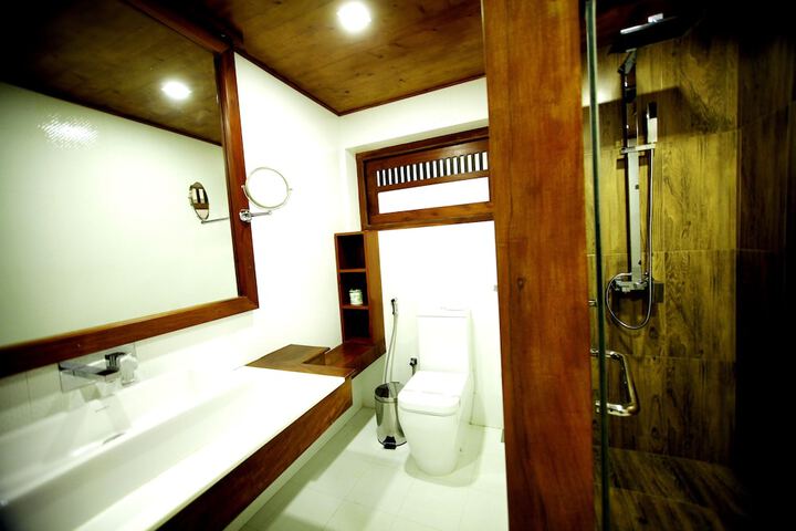 Room 13 of 49