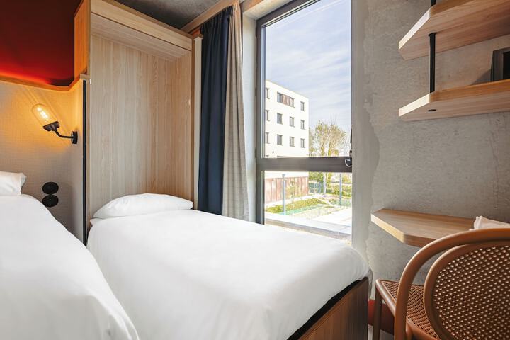 Room 40 of 118