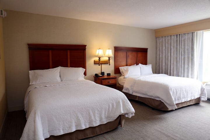 2 Queen Beds Hearing Accessible (3 of 13)