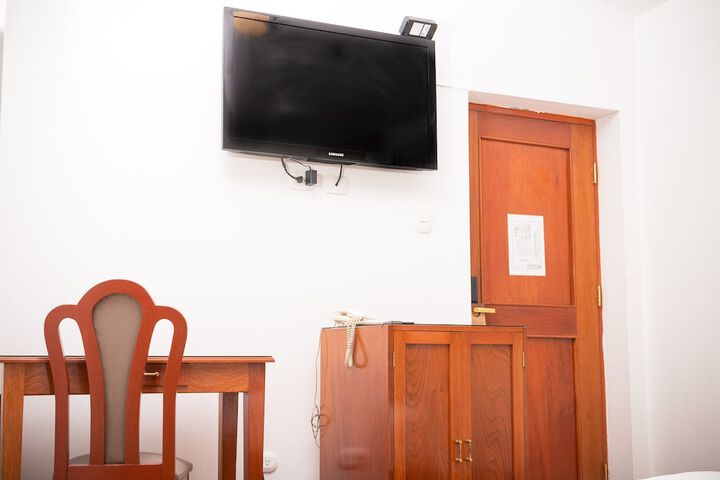 Room 6 of 70