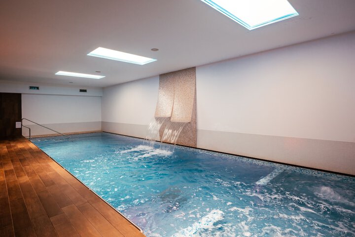 Pool 92 of 176