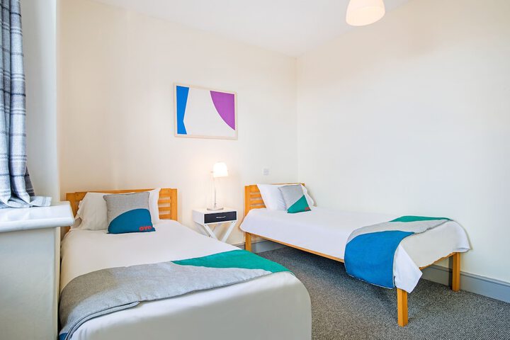 Room 14 of 30