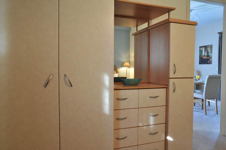 Room 19 of 38