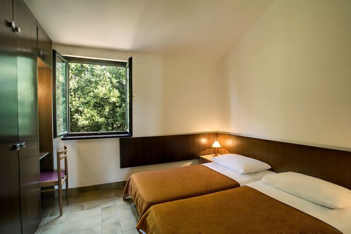 Room 5 of 57