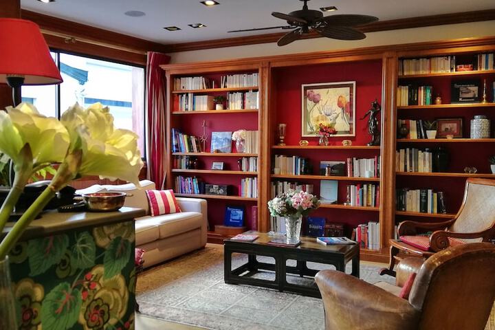 Guest Lobby