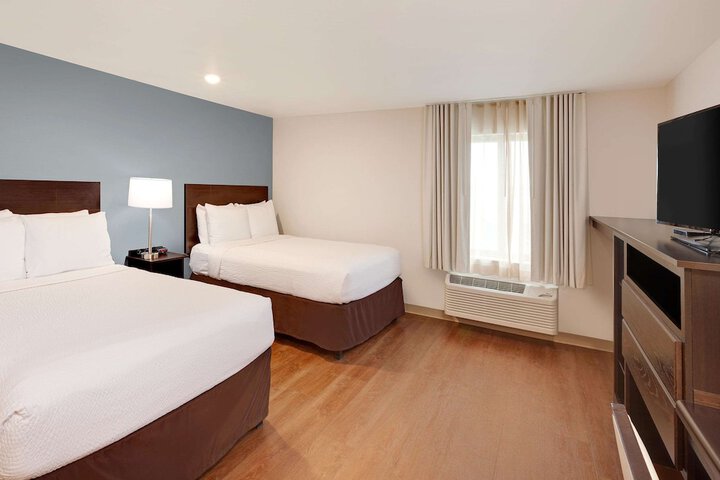 1 Queen Bed (15 of 15)