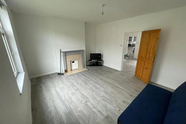 Lovely and Bright 2 bed House