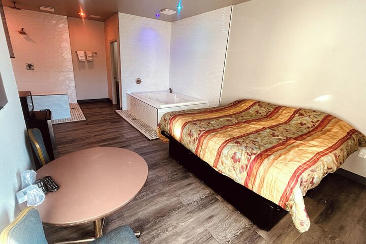 Room 11 of 29