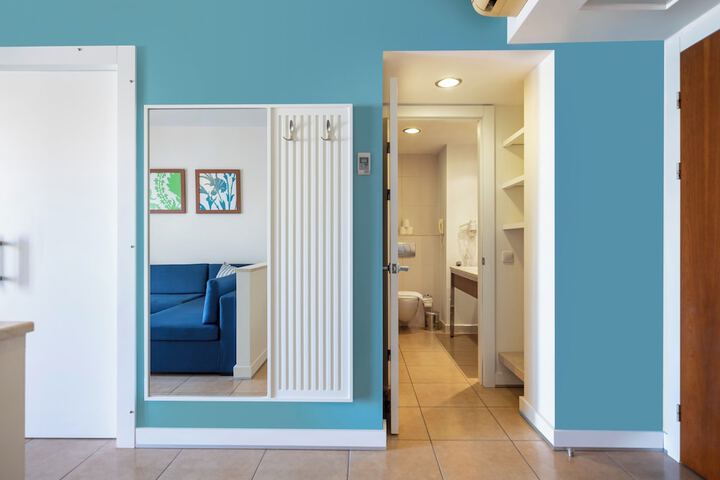 Room 41 of 196