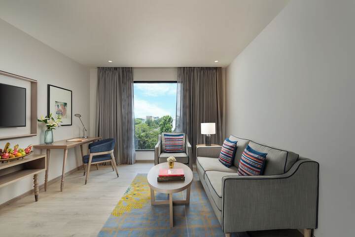 Room 14 of 36