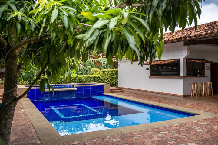 Pool 33 of 47