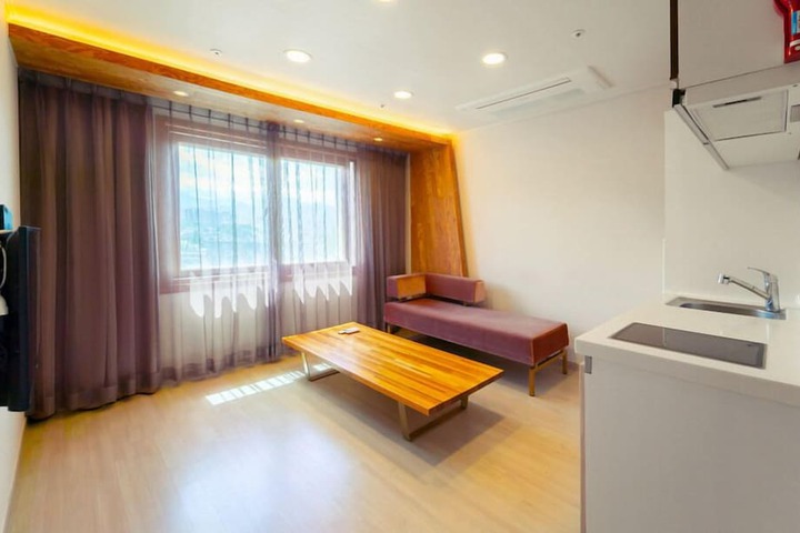 Room 27 of 45