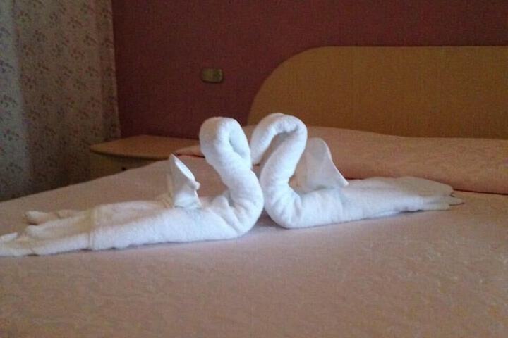 Room 7 of 28