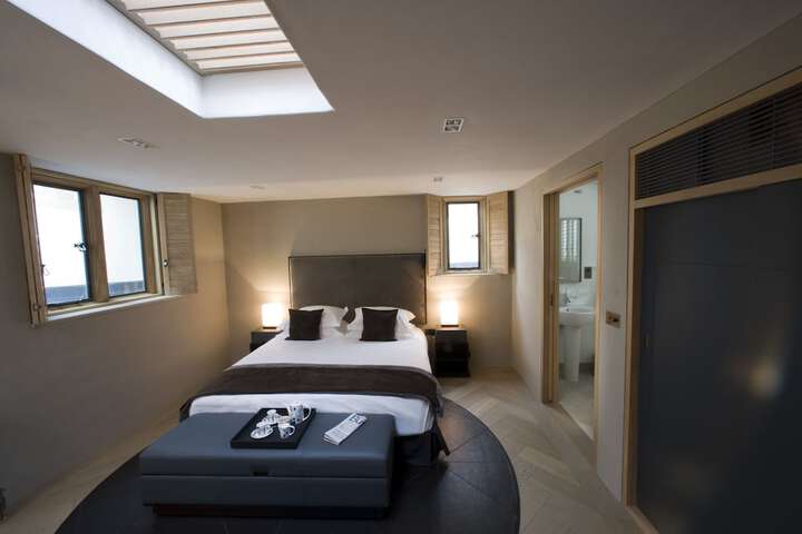 Room 4 of 30