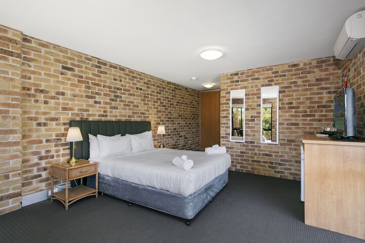 Room 7 of 62