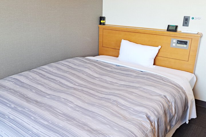 Room 4 of 27