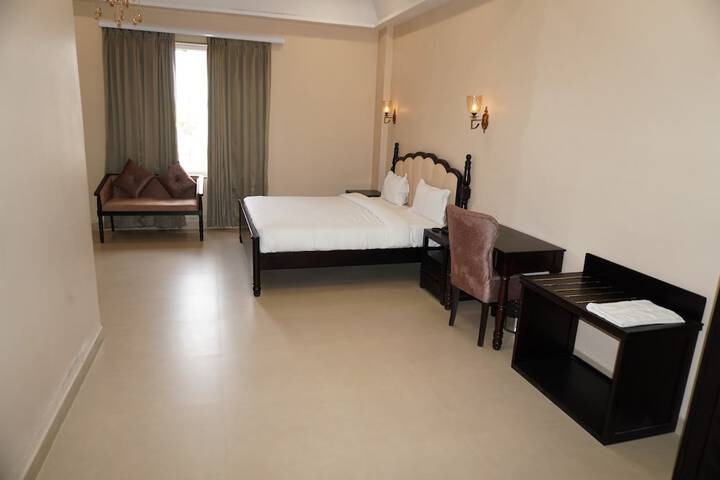 Room 2 of 48
