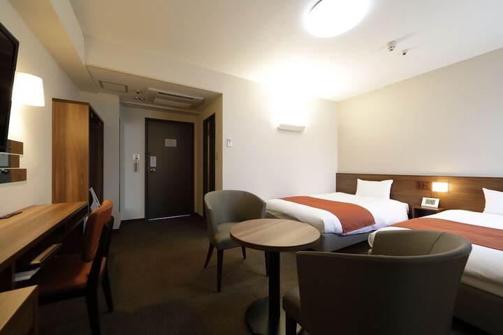 Room 27 of 58