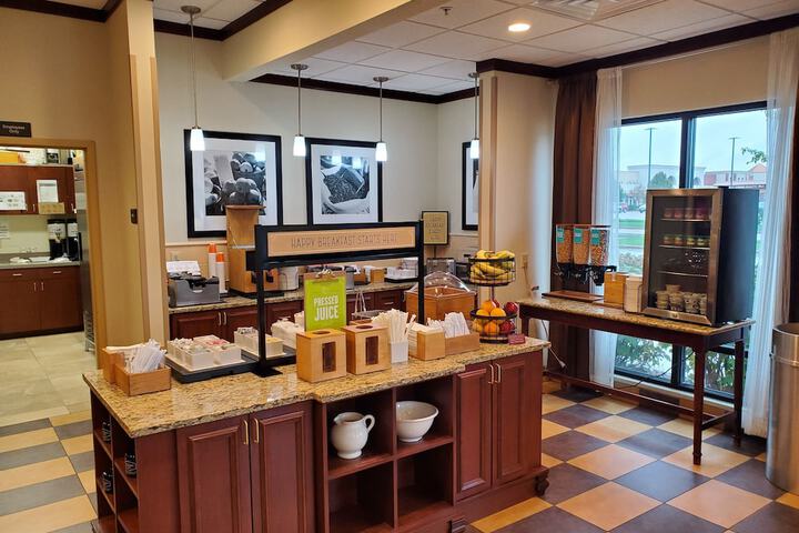 Breakfast area