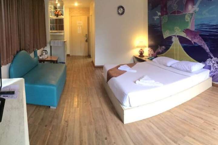 Room 50 of 147