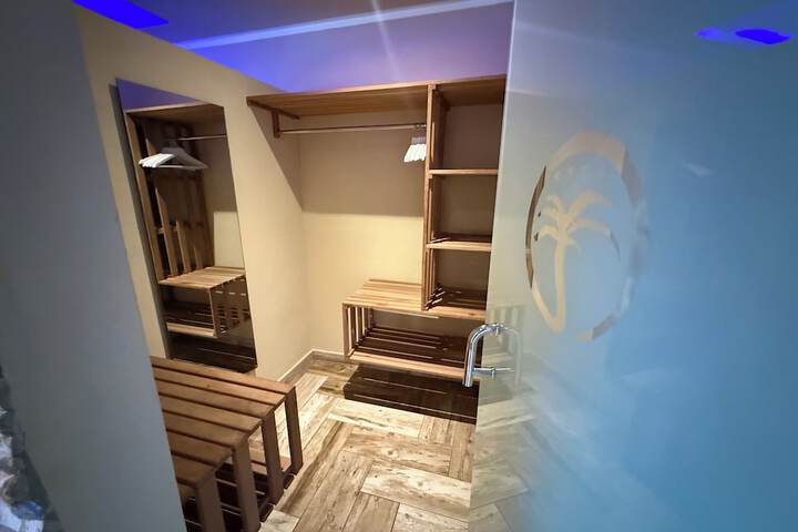 Room 64 of 157