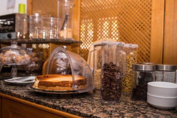 Breakfast/Coffee Service 8 of 40