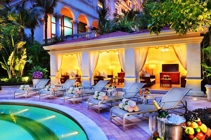 Pools & Facilities