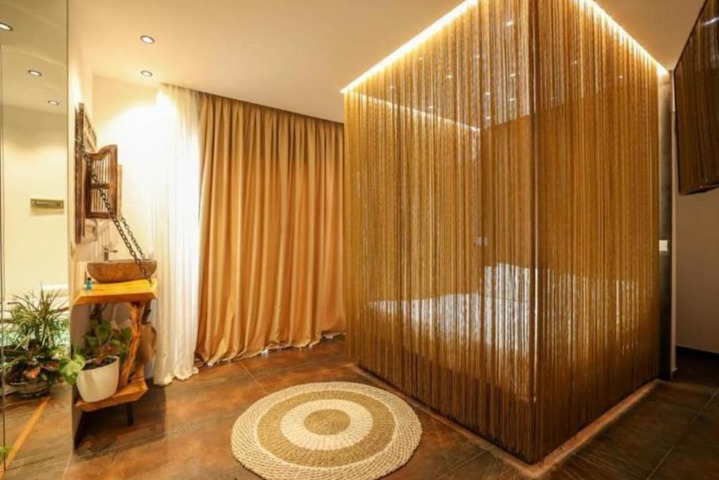 Room 44 of 128
