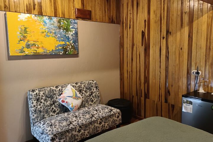 Room 53 of 334