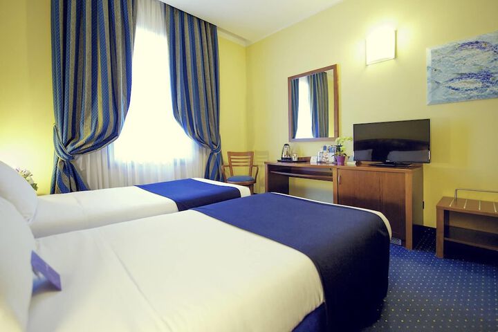 Room 20 of 108