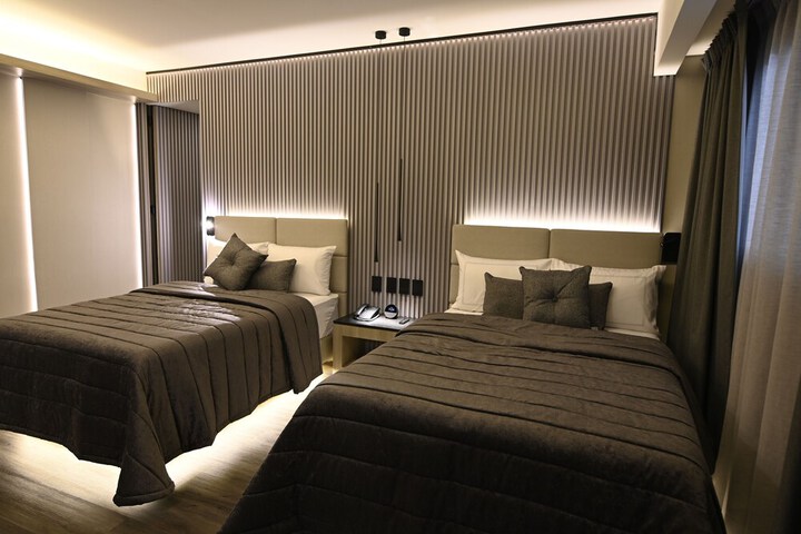 Room 11 of 64