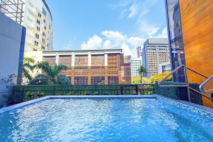 Pools & Facilities