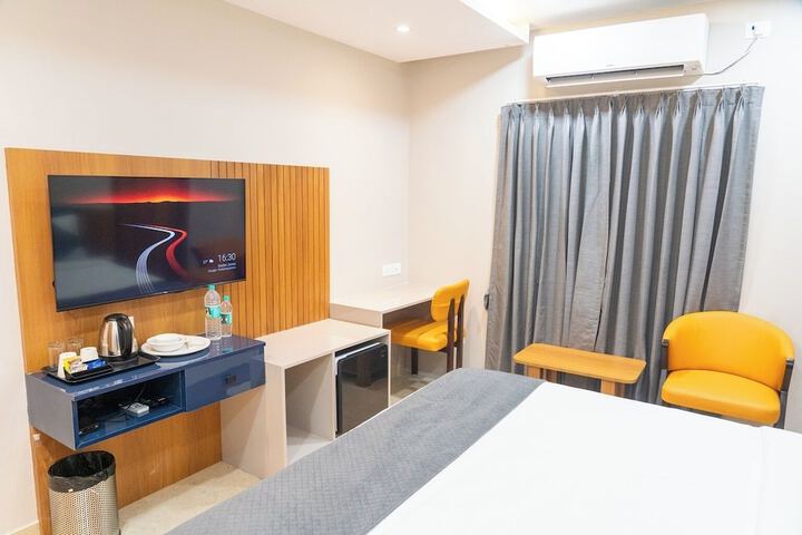 Room 12 of 35