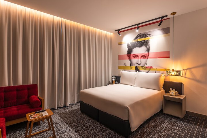 Room 8 of 40